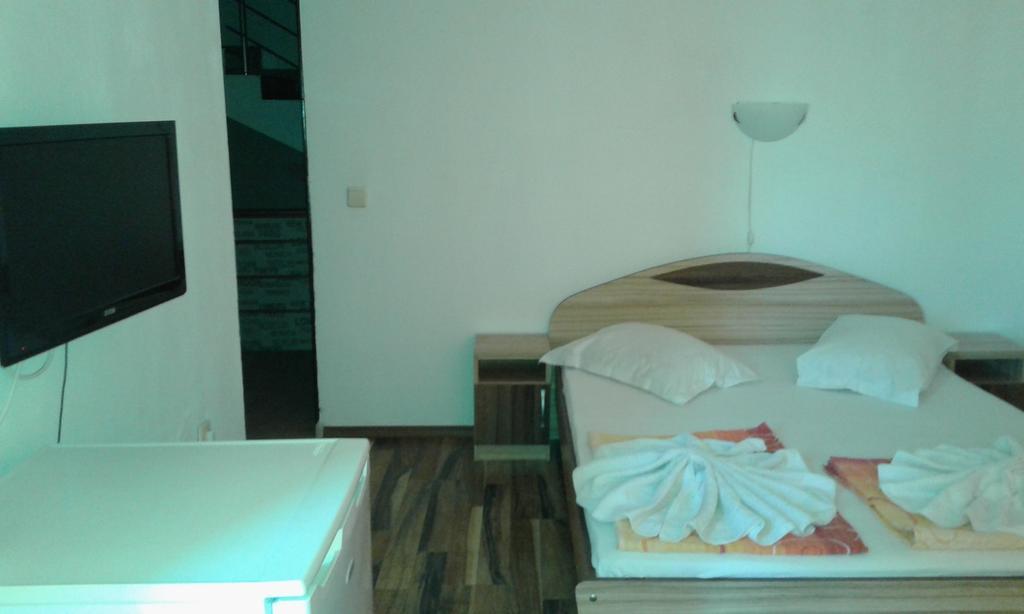 Zora Guest House Primorsko Rum bild