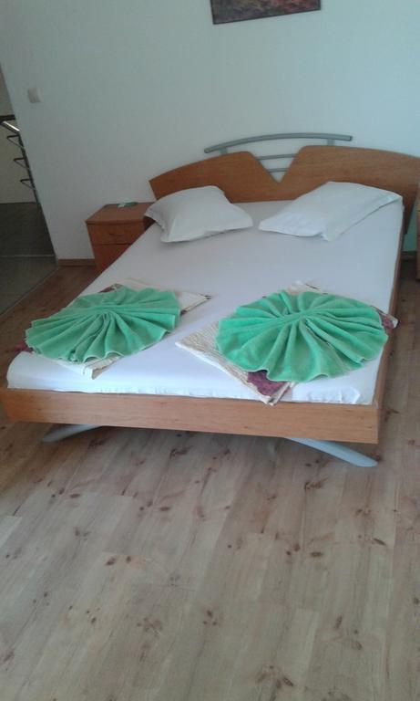 Zora Guest House Primorsko Rum bild