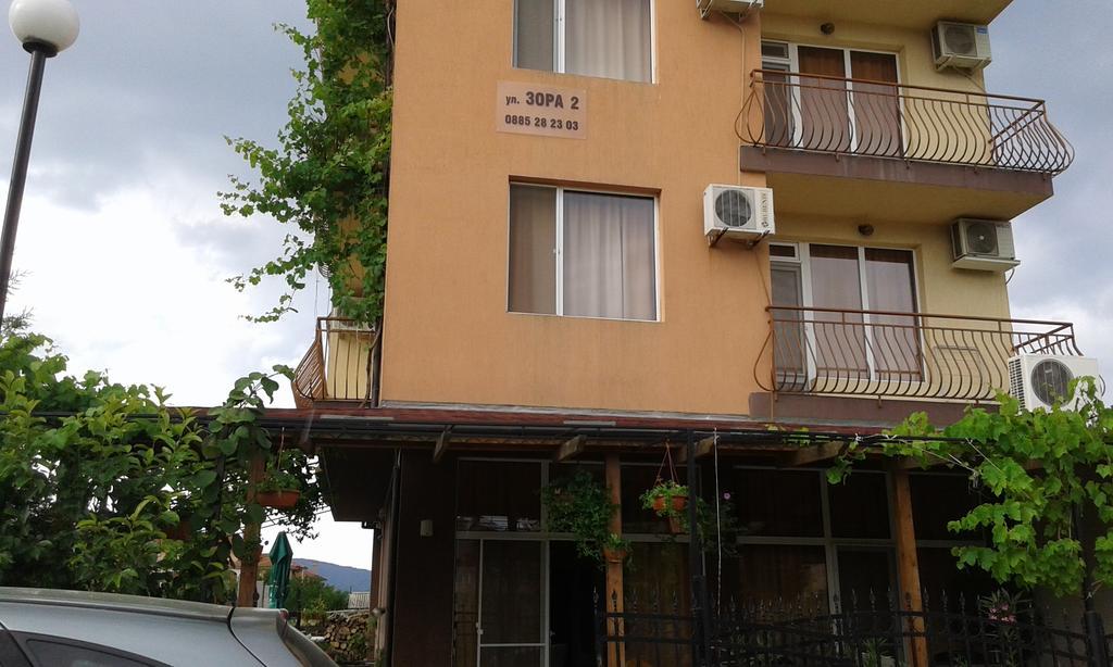 Zora Guest House Primorsko Rum bild