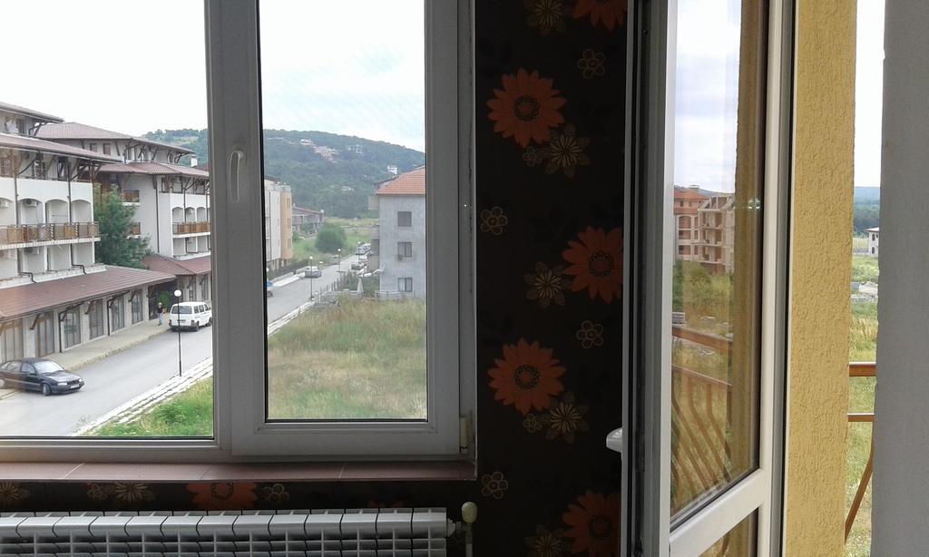 Zora Guest House Primorsko Rum bild